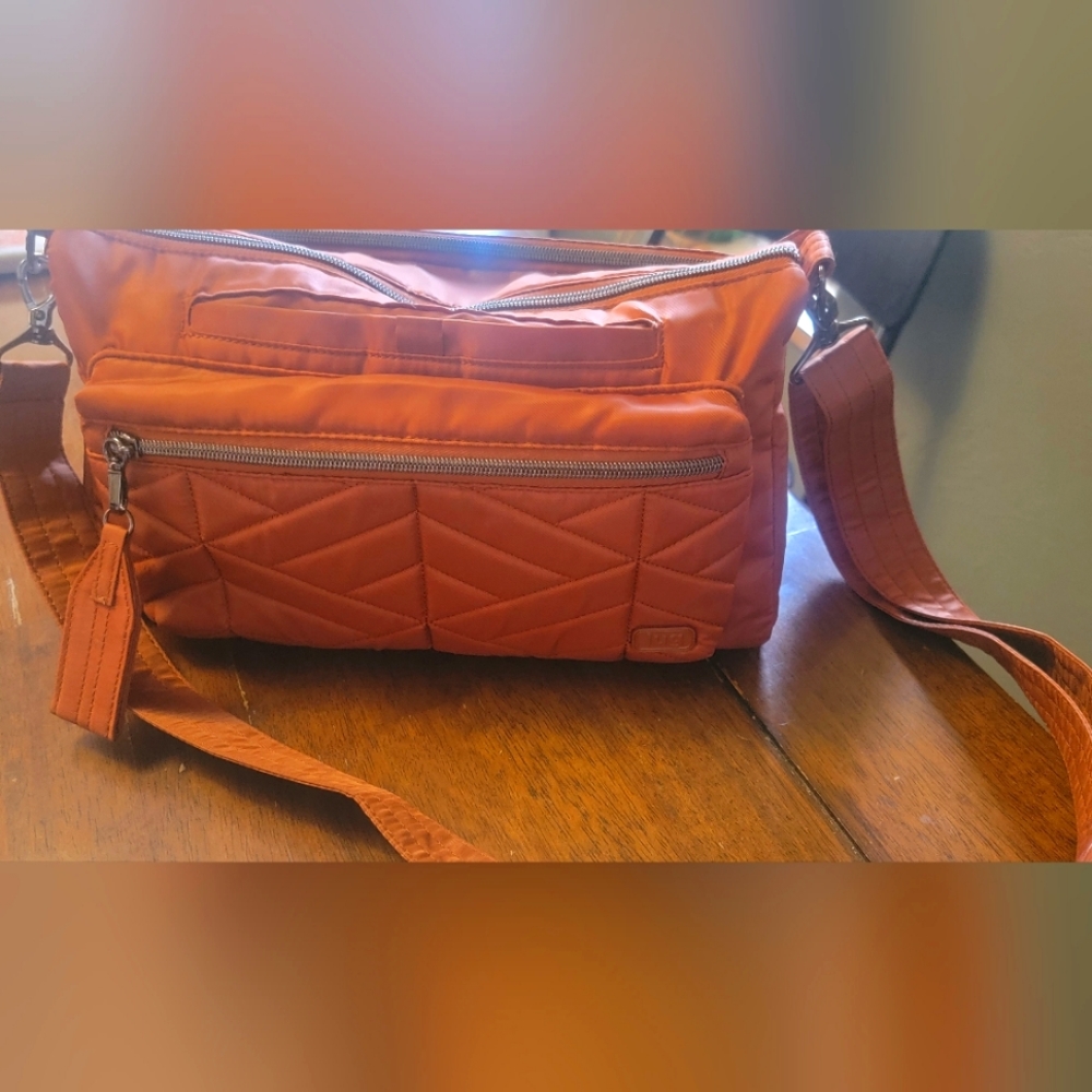 Lug Stretch Crossbody